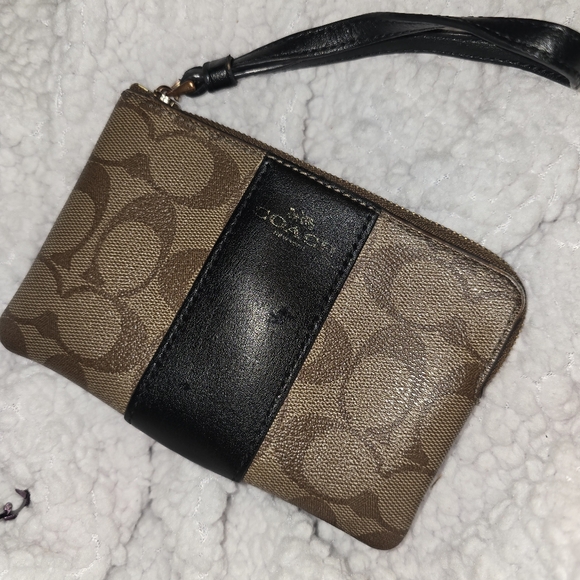 Coach Wristlet Bag - Picture 1 of 3